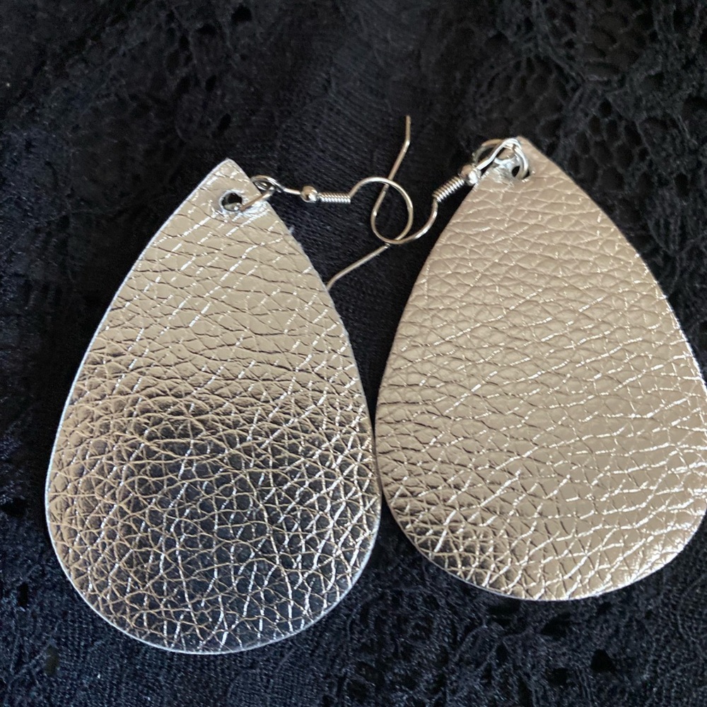 Silver leather Earrings